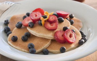 Wholemeal ricotta and strawberry pancakes - Recipe