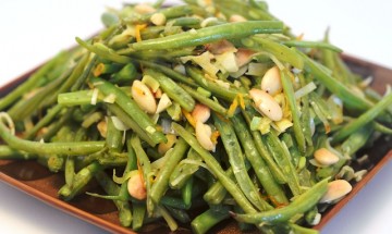 green-beans-with-toasted-hazelnuts-recipe